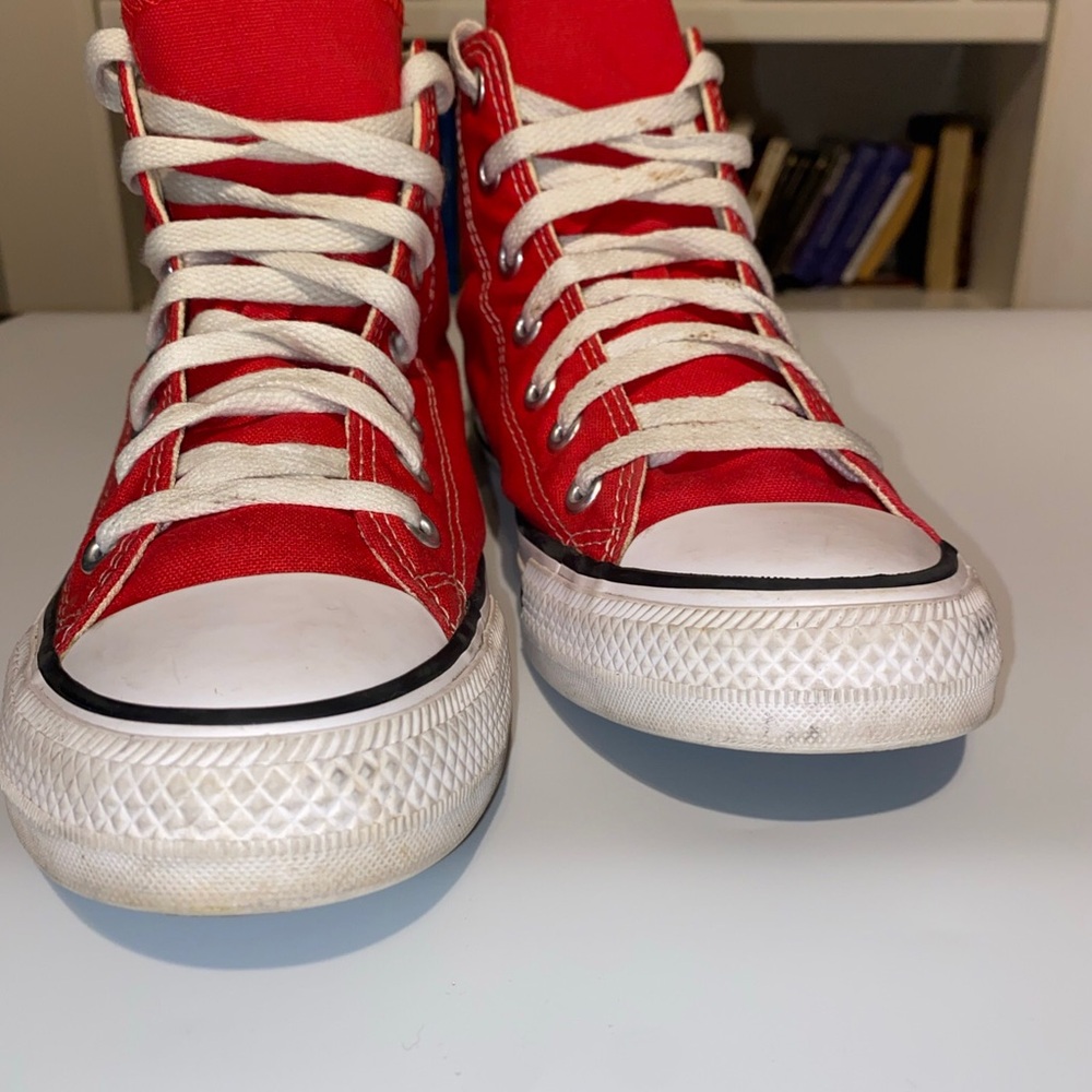 Red and white Converse All Star high-top sneaker (shoe). Men 6 unisex women 8 - Picture 3 of 9